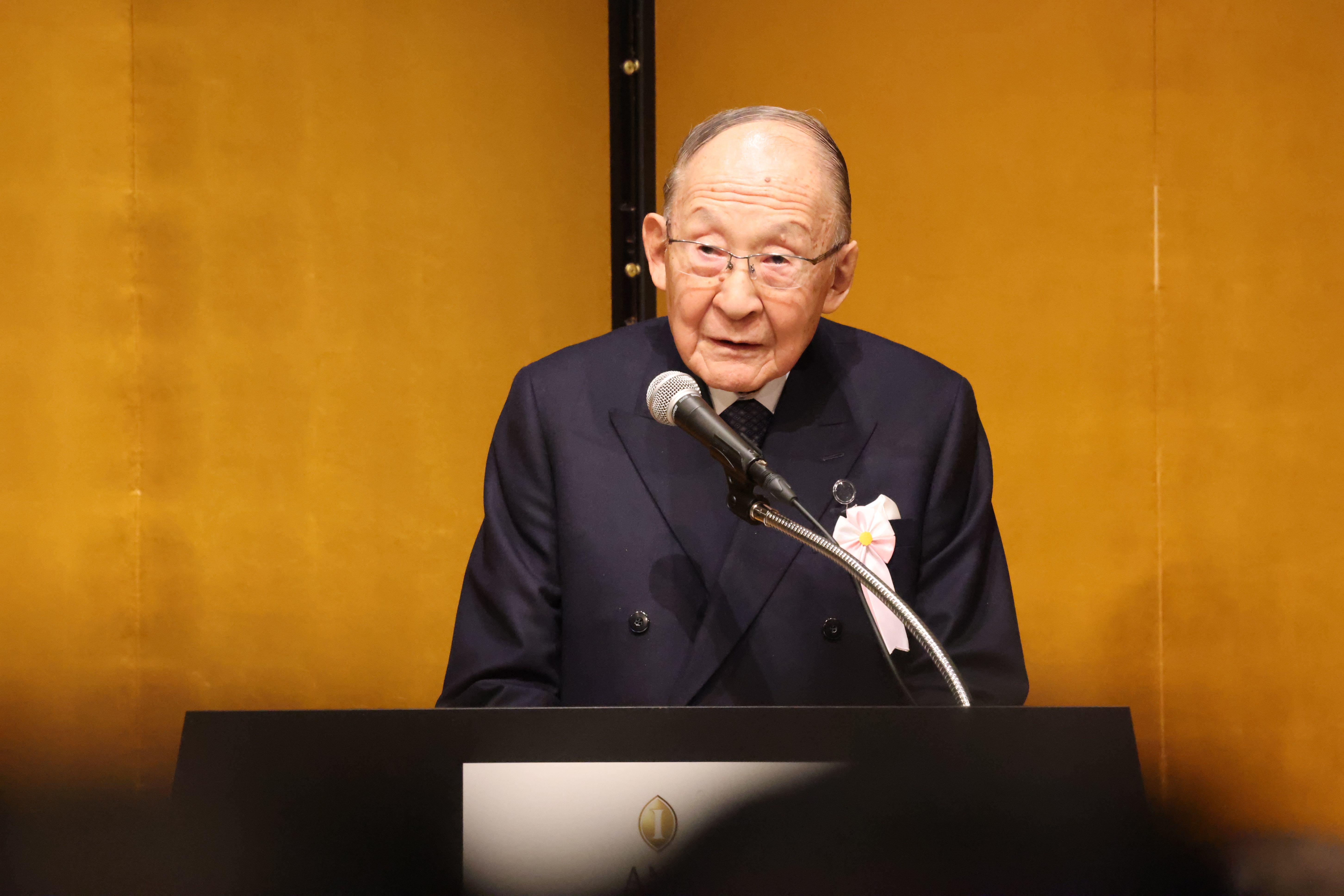 2025年新年互礼会で挨拶する茂木友三郎会長